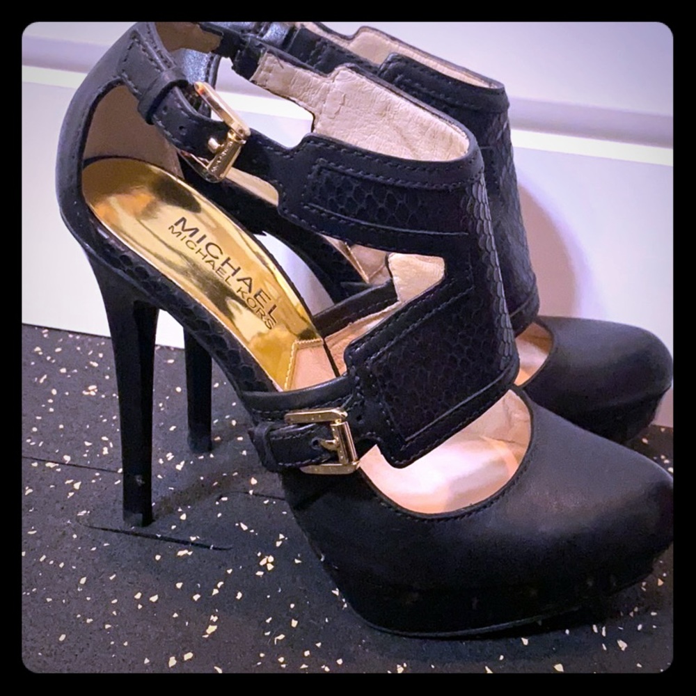 Beautiful black heels